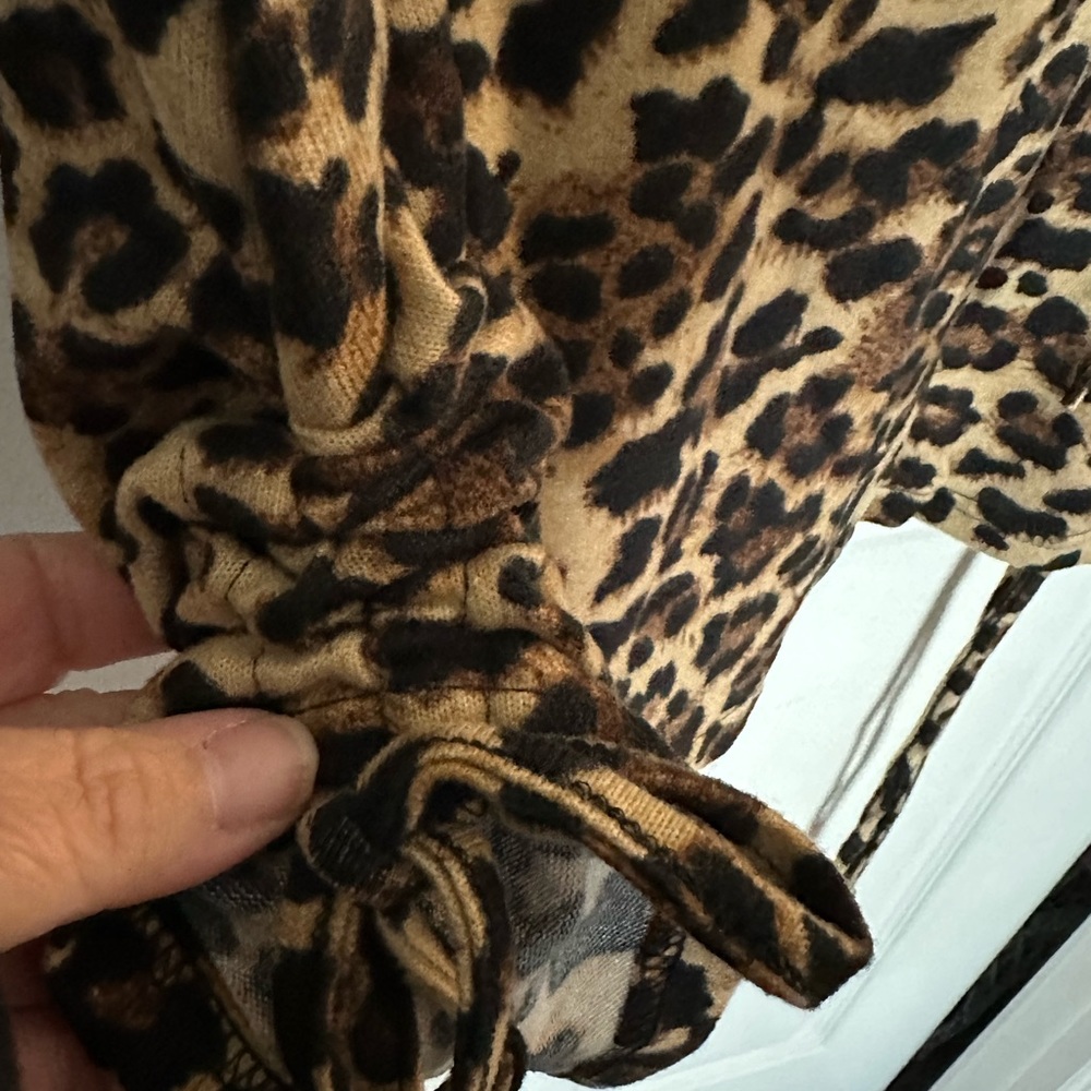 Leopard Print Pullover Sweater - Picture 6 of 9